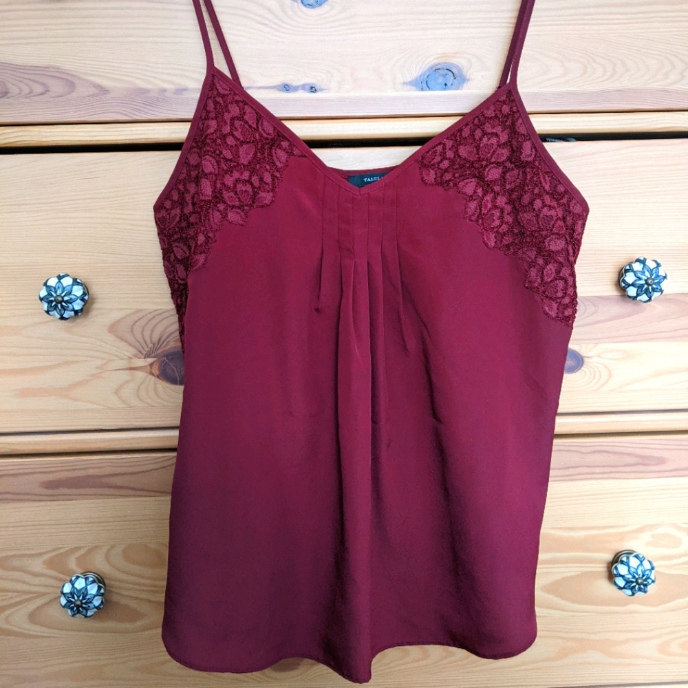 Aritzia Talula Lace Trim Waverly Burgundy Camisole